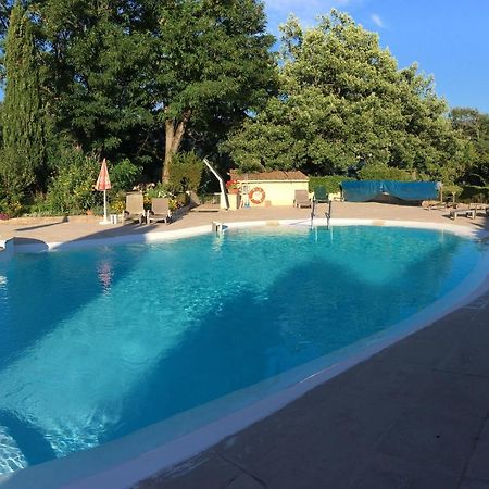 Hotel Les Chenes Sisteron Zewnętrze zdjęcie