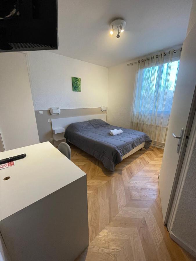 Hotel Les Chenes Sisteron Zewnętrze zdjęcie