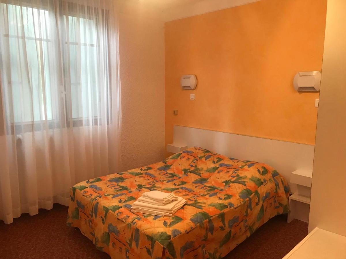 Hotel Les Chenes Sisteron Zewnętrze zdjęcie