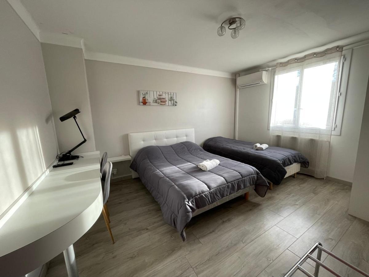 Hotel Les Chenes Sisteron Zewnętrze zdjęcie