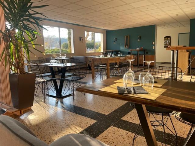 Hotel Les Chenes Sisteron Zewnętrze zdjęcie